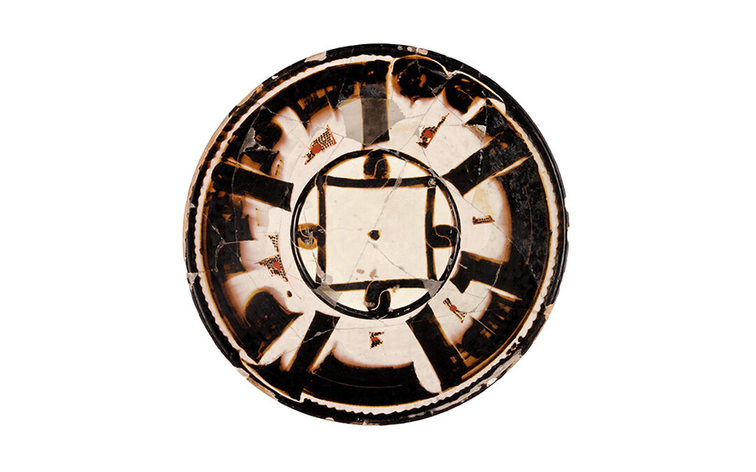 Bowl with auspicious inscription in kufic characters: فيها هنياًمرياً كل “Eat with pleasure and health”