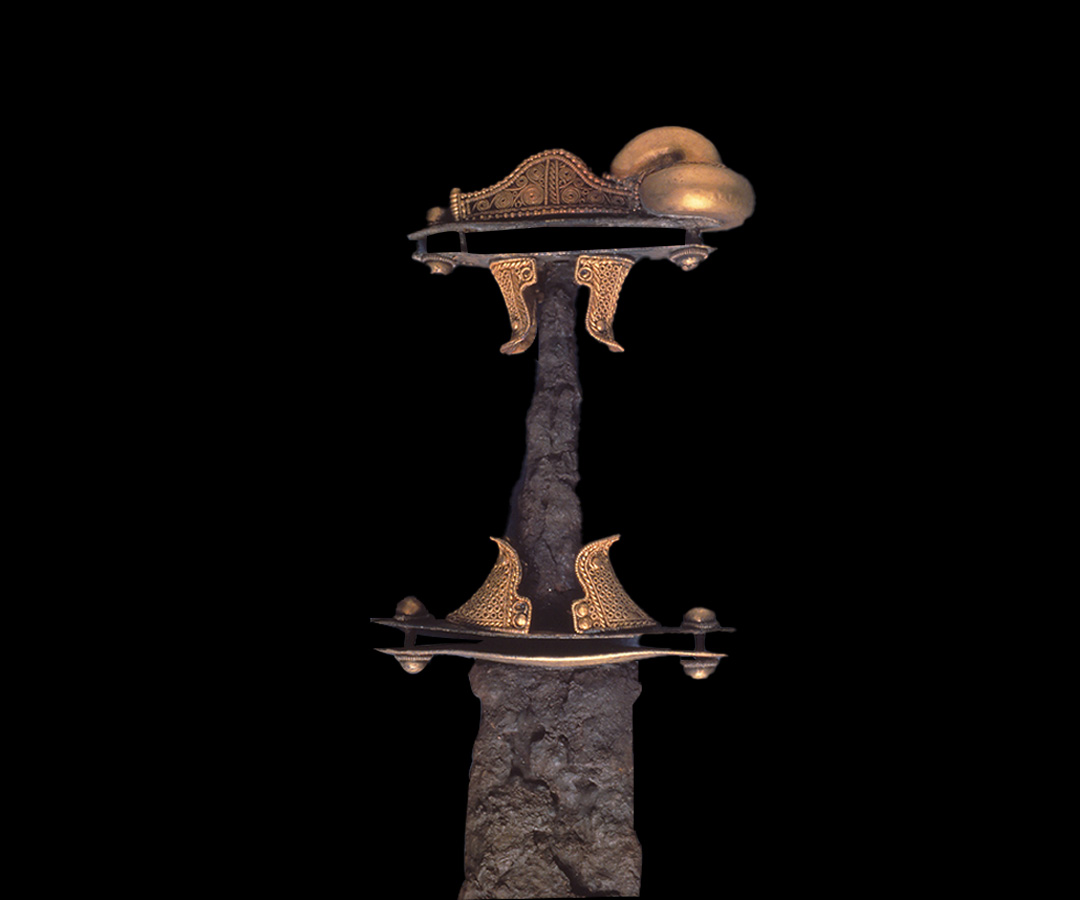 Spada in ferro con impugnatura in oro, T.32, Necropoli Nocera Umbra, inv