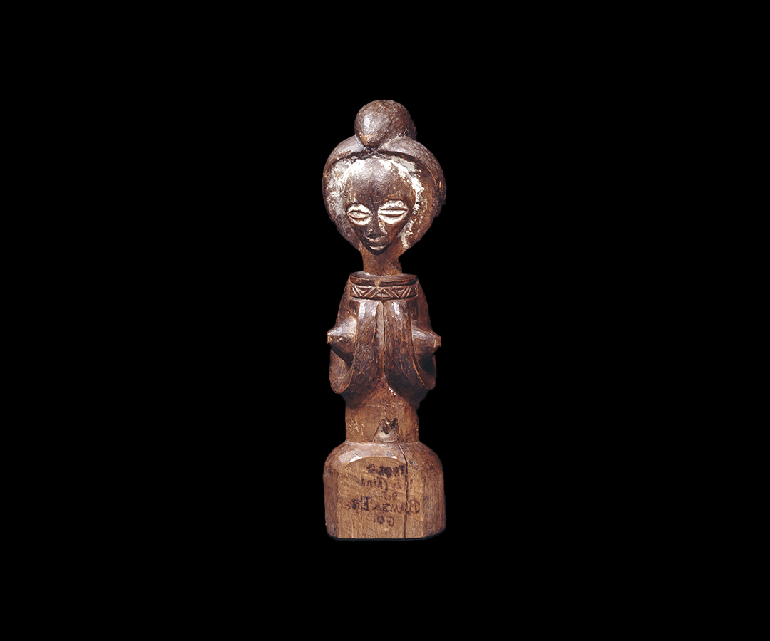 Statuine figure femminili legno, Mbundu, Angola – INV MPE 4525-4526 -1
