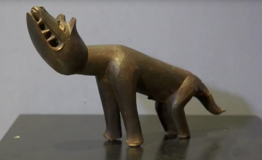 Statua magica a forma di cane